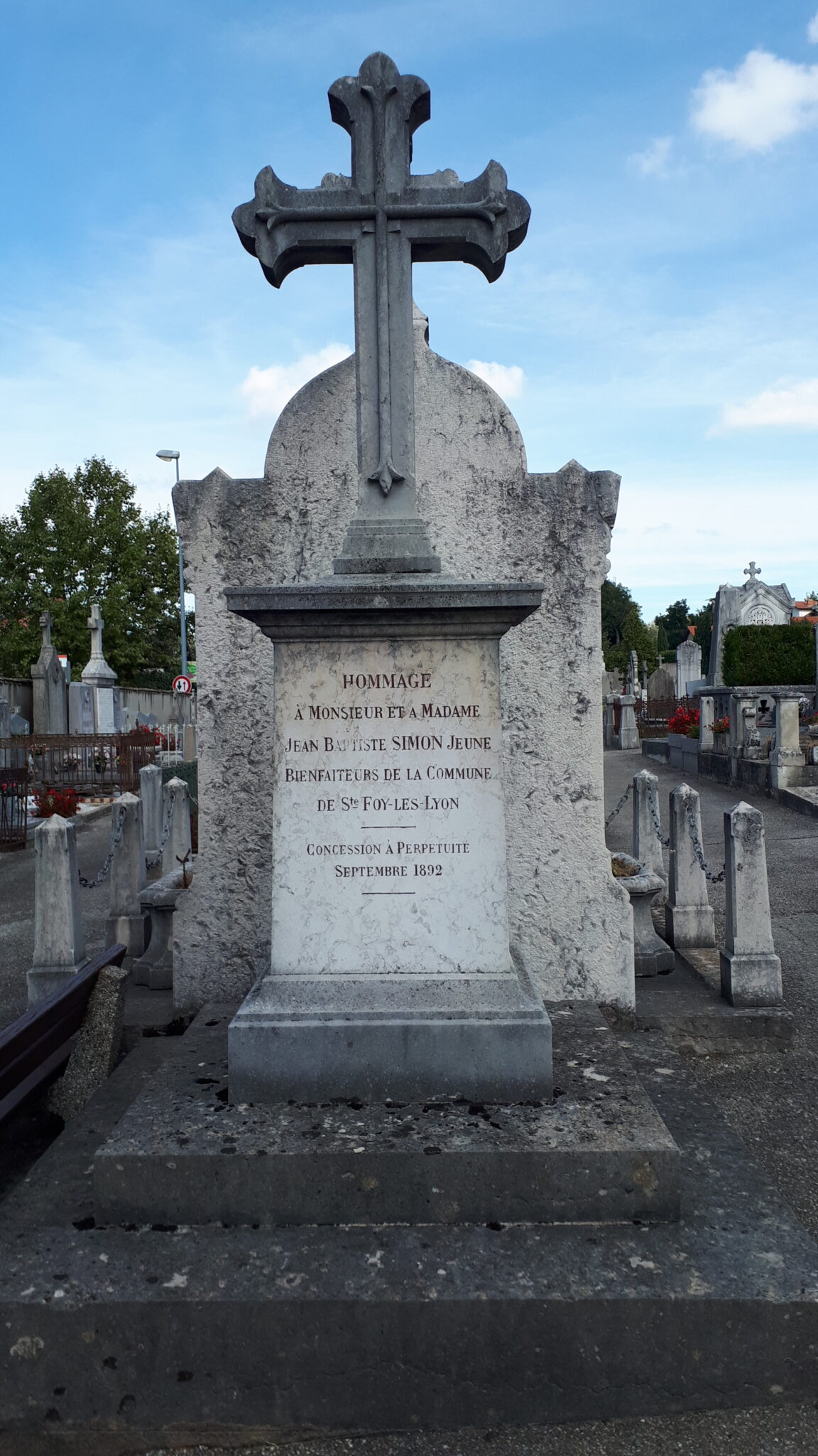 Lire la suite à propos de l’article Sainte-Foy-lès-Lyon – Une balade pour voir le cimetière autrement – Le Progrès – 16/09/2021